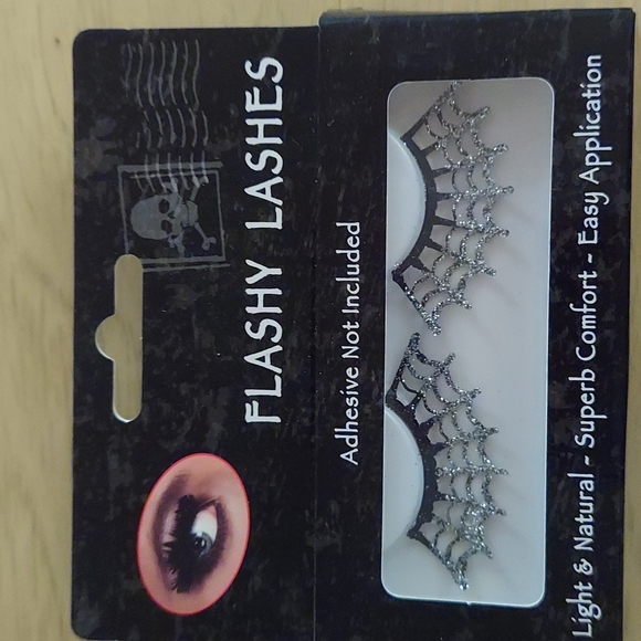 Regent Other - Flashy Lashes